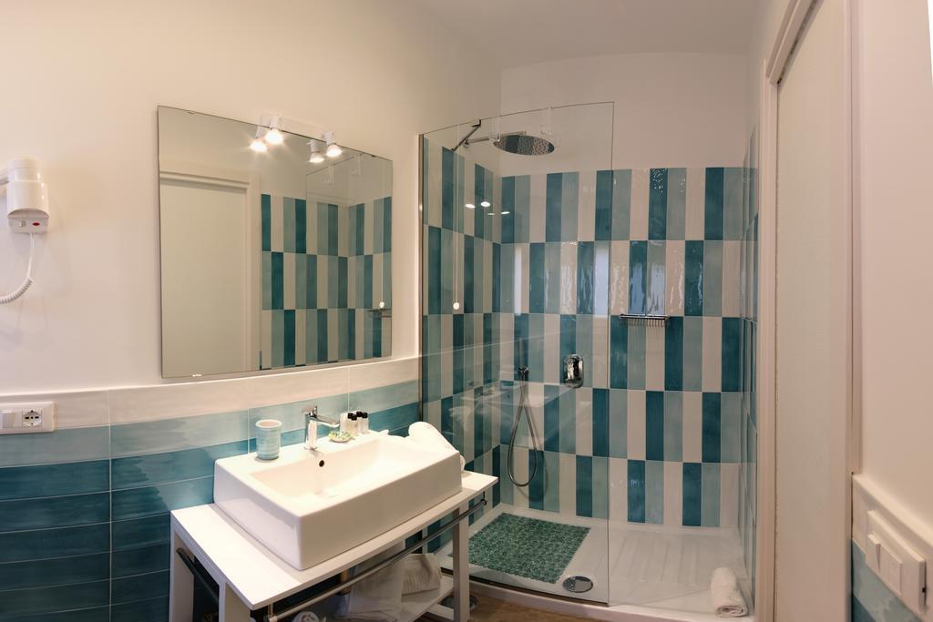 Double or Twin Room Bathroom