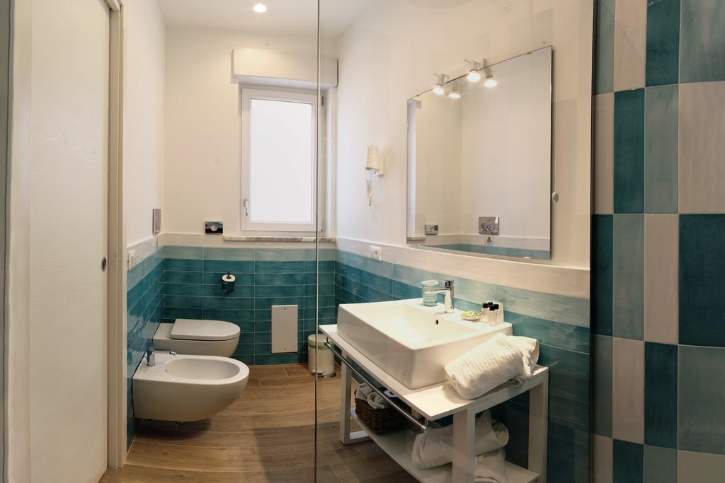 Double or Twin Room Bathroom