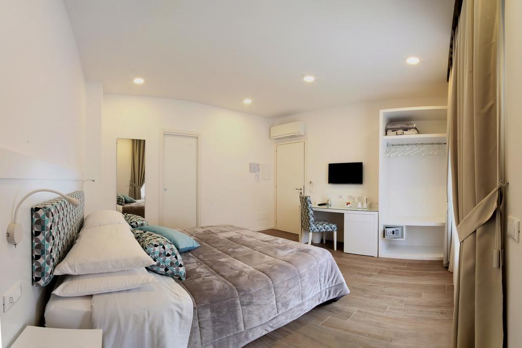 Double or Twin Room Bathroom