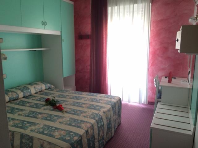 Economy Double or Twin Room,440975703:JPEG