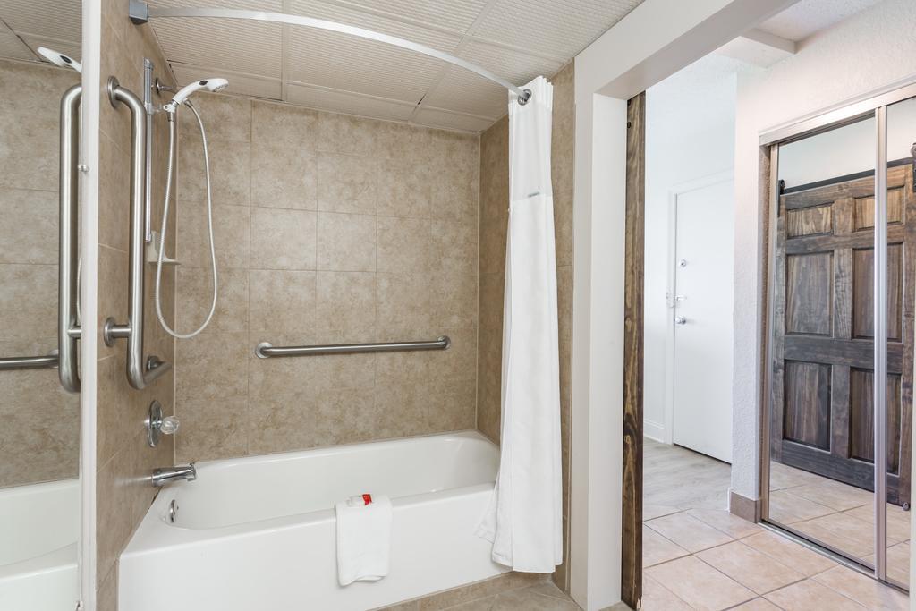 Queen Room Two Queen Beds City View Mobility Access or Non-Smoking