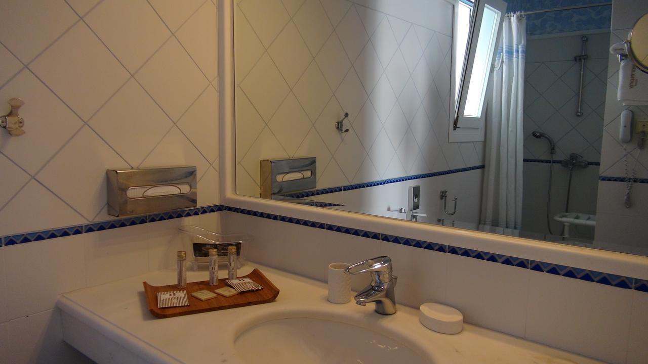 Chambre Double - Accessible aux Personnes à Mobilité Réduite