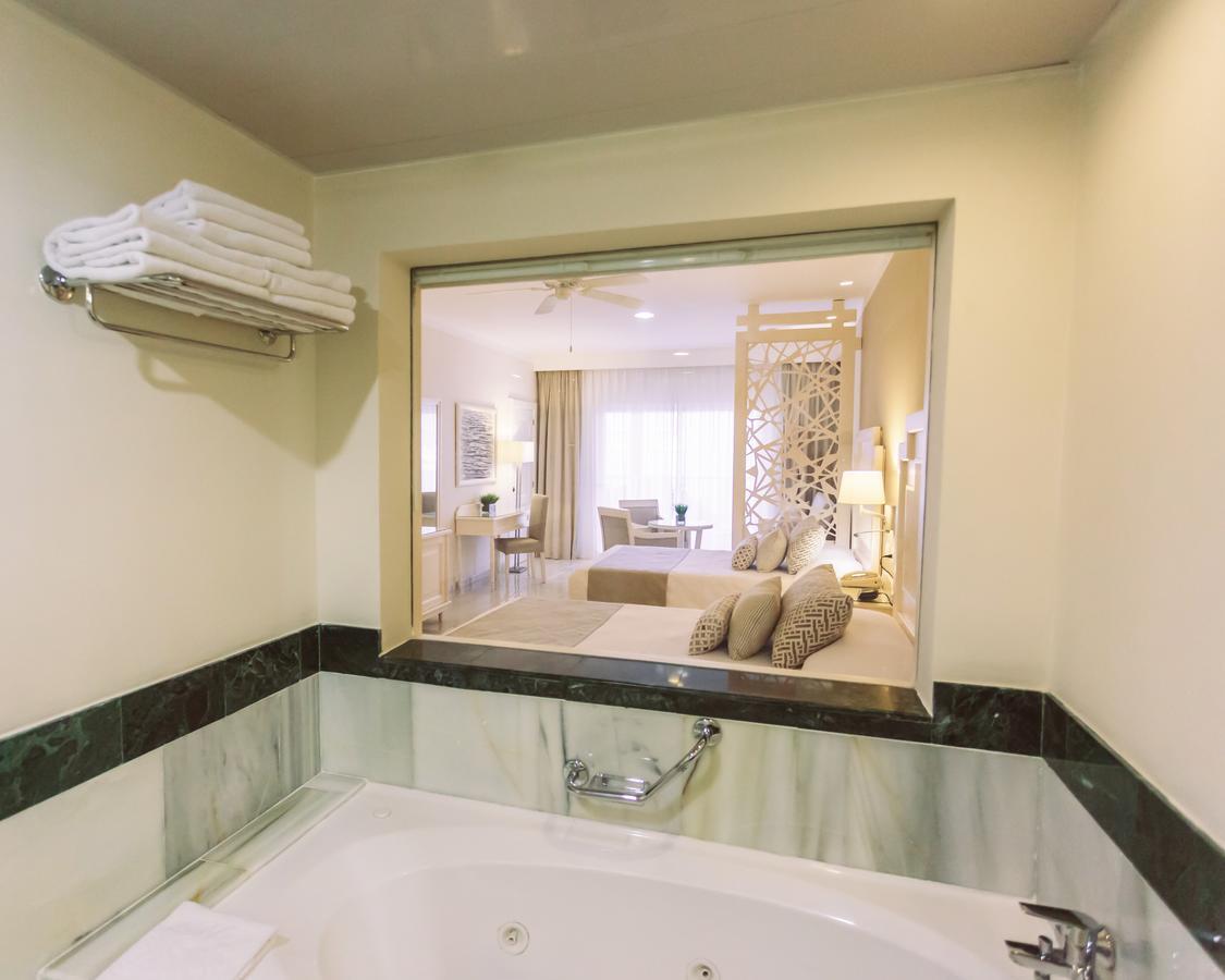 Junior Suite Deluxe (1 Adult),590958801:JPEG
