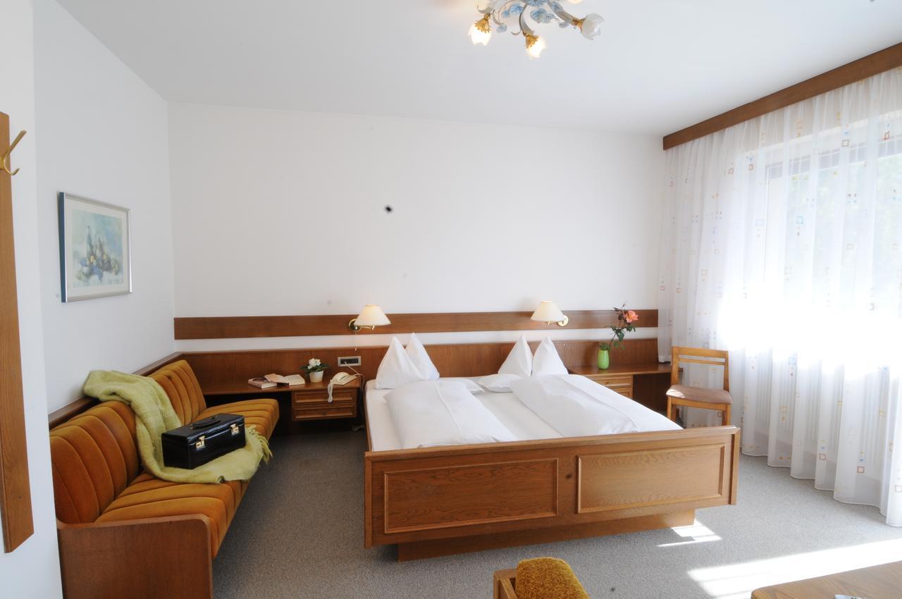 Doppelzimmer mit Balkon