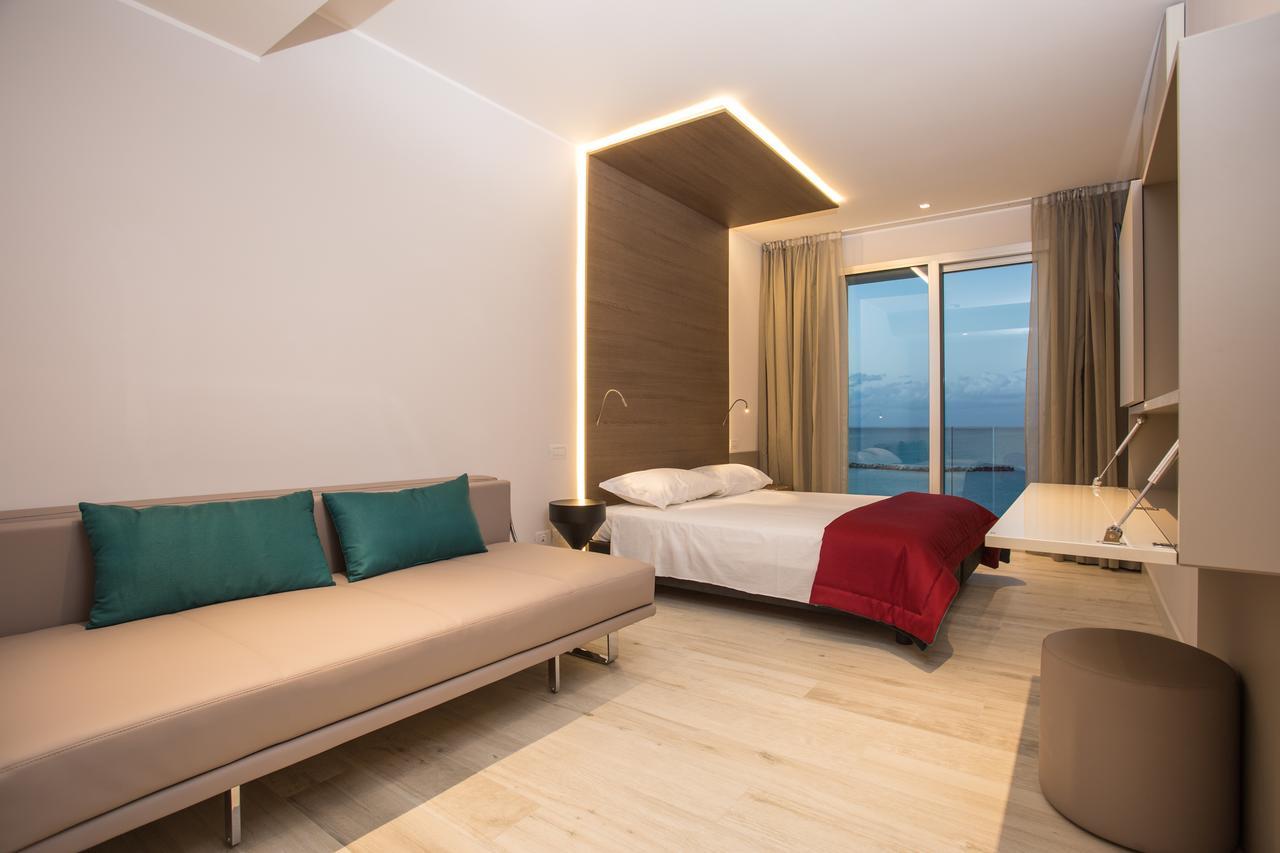 Vierbettzimmer mit Meerblick