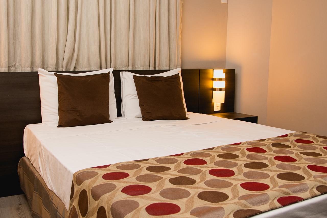 Deluxe King Suite