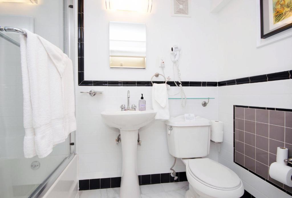Chambre Lit Queen-Size Supérieure avec Balcon - Vue sur Ville