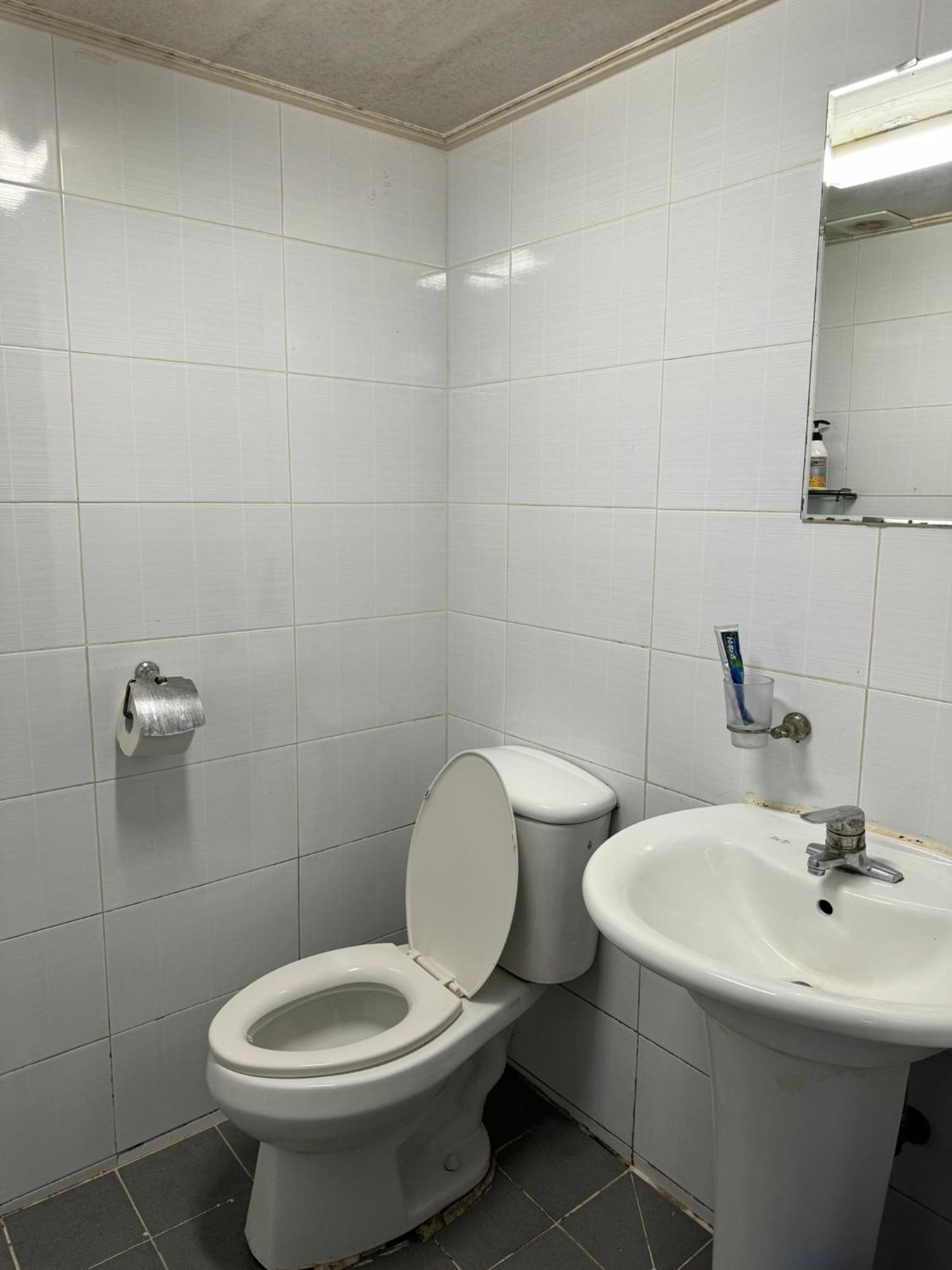 Quarto com 2 Camas de Solteiro