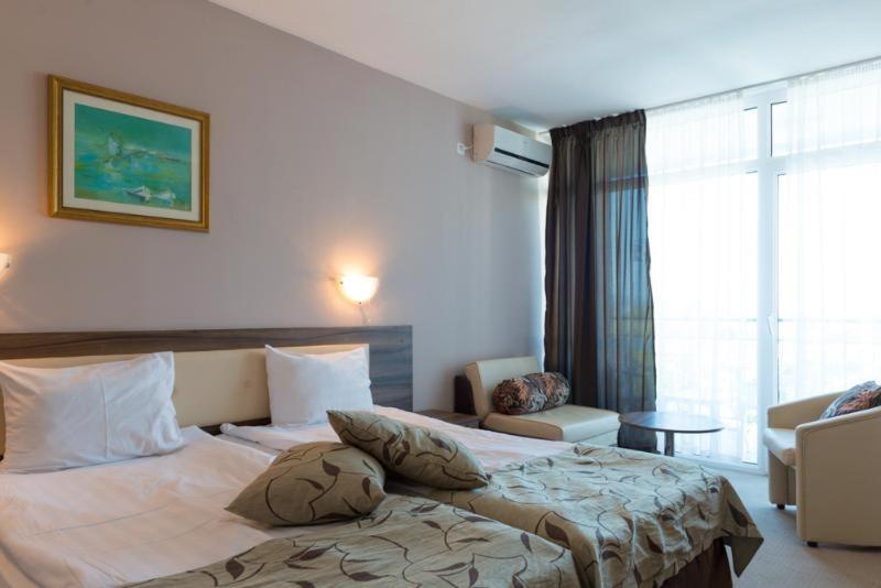 Twin Room with Extra bed and Balcony