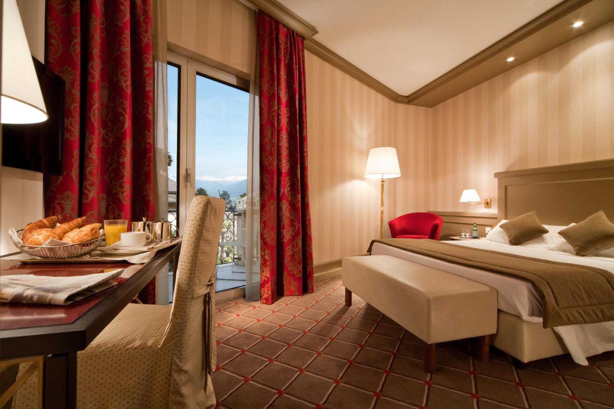 Double or Twin Room Balcony Lake View
