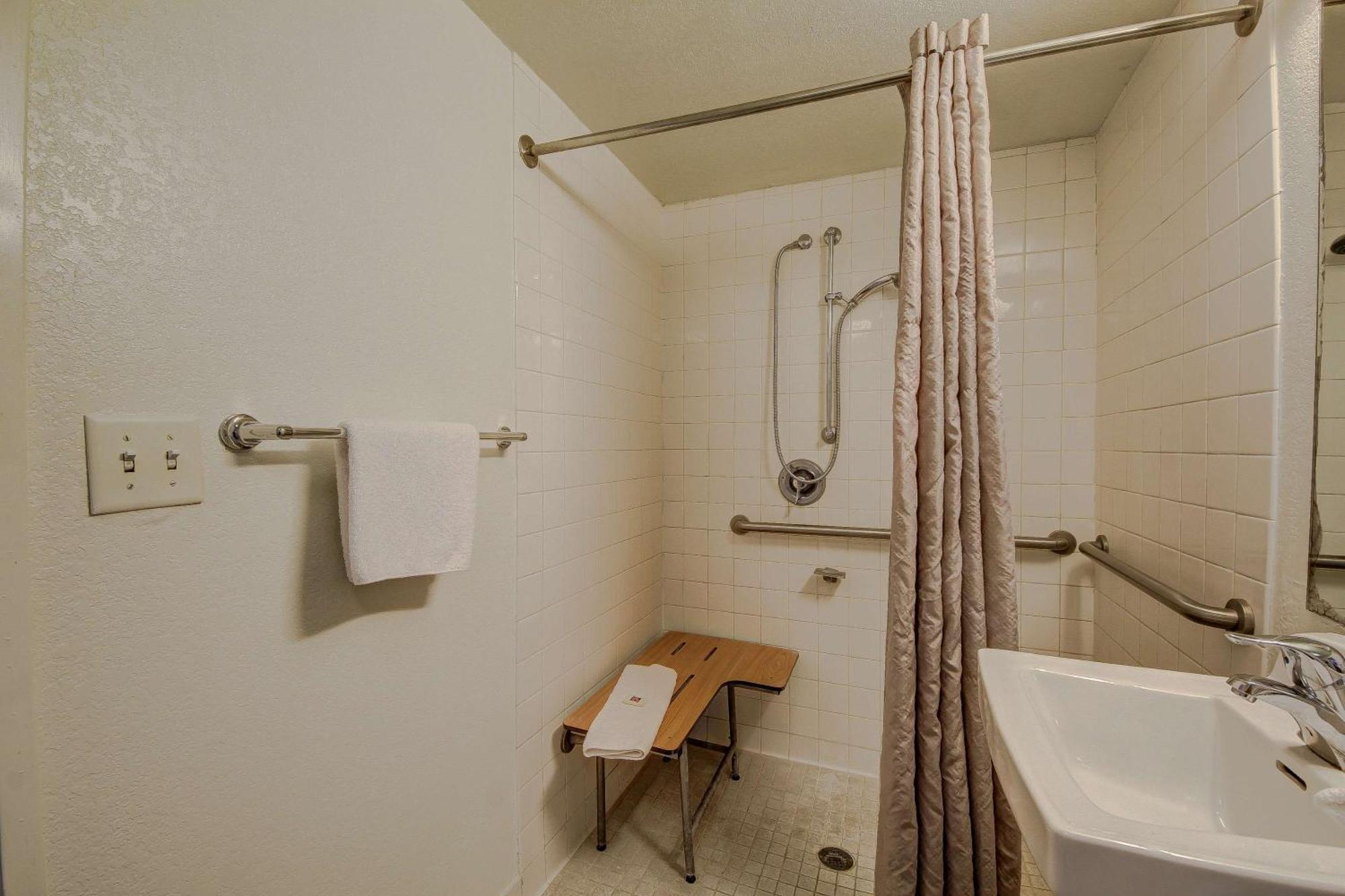 Queen Room Two Queen Beds Disability Access Roll Shower,704560714:JPEG