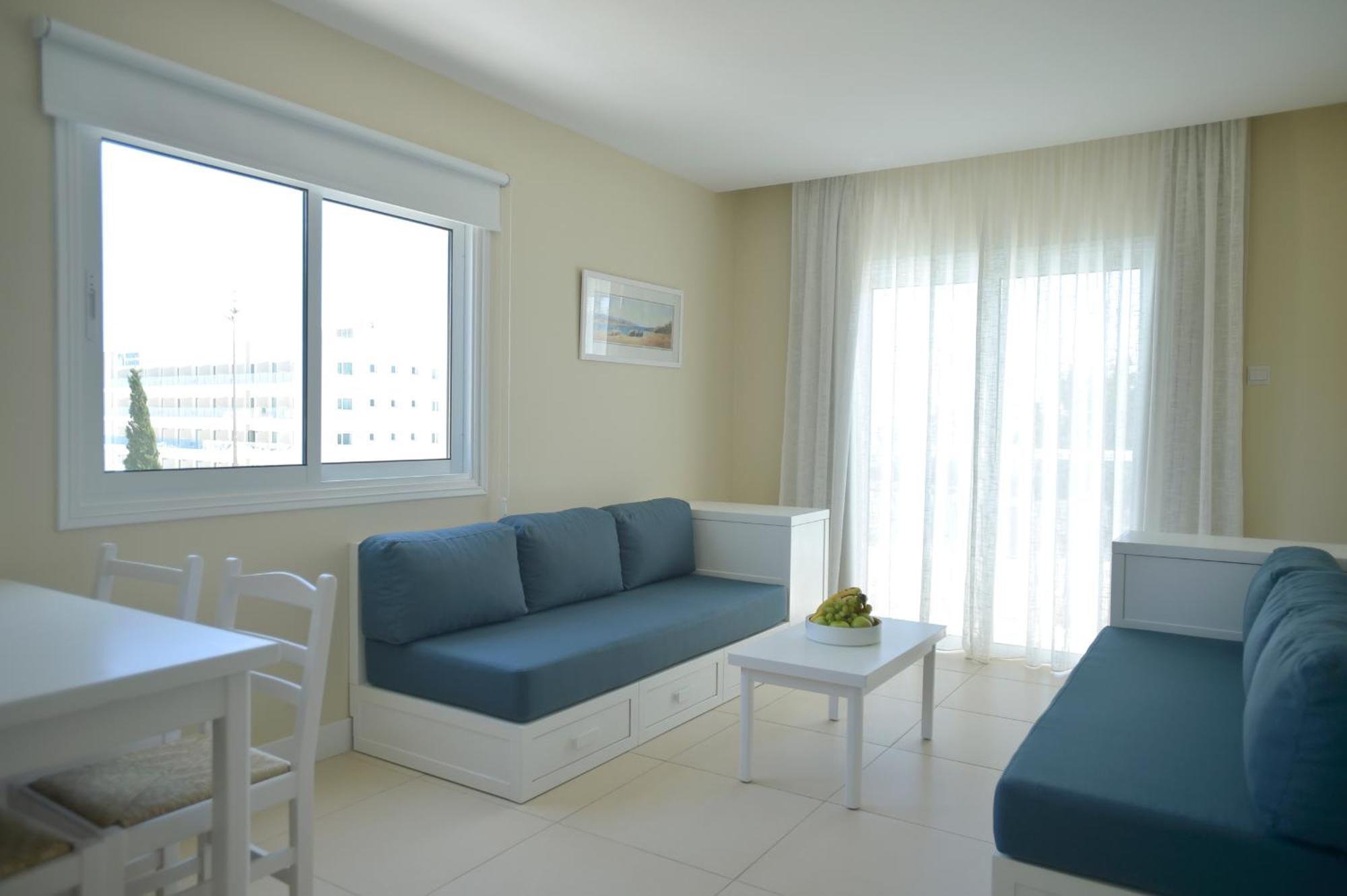 Suite Familiare con Vista Giardino
