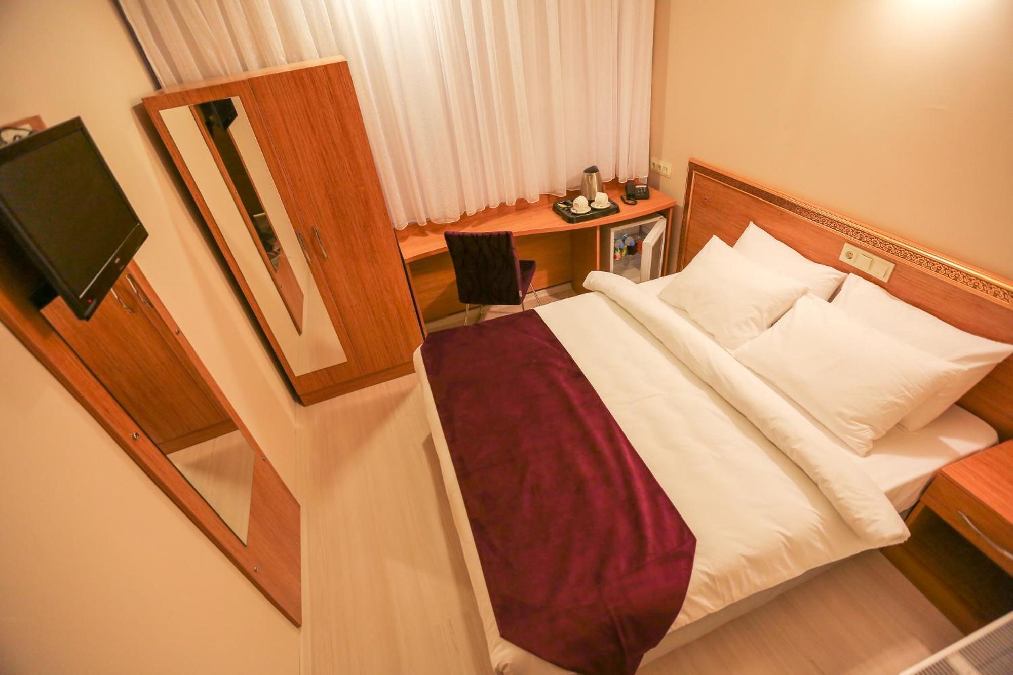 Deluxe Double Room,709621288:JPEG