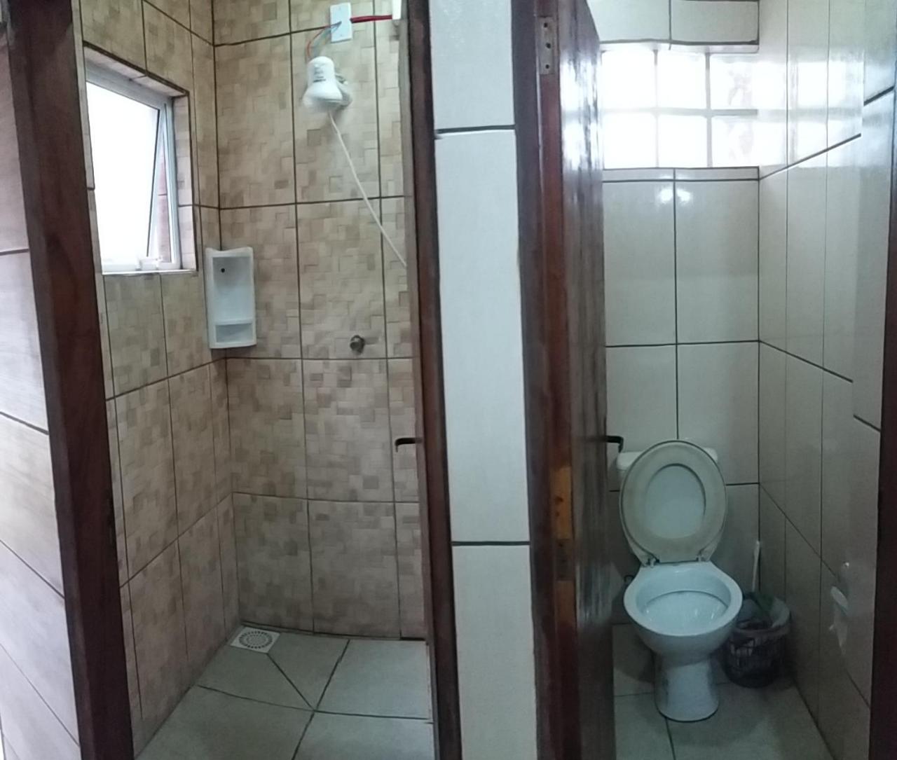Quarto Individual com Banheiro Compartilhado