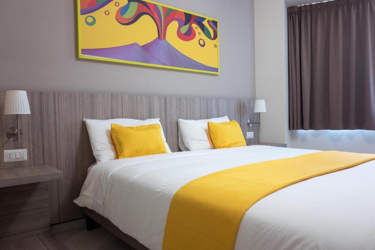 Deluxe Quadruple Room,744302392:JPEG