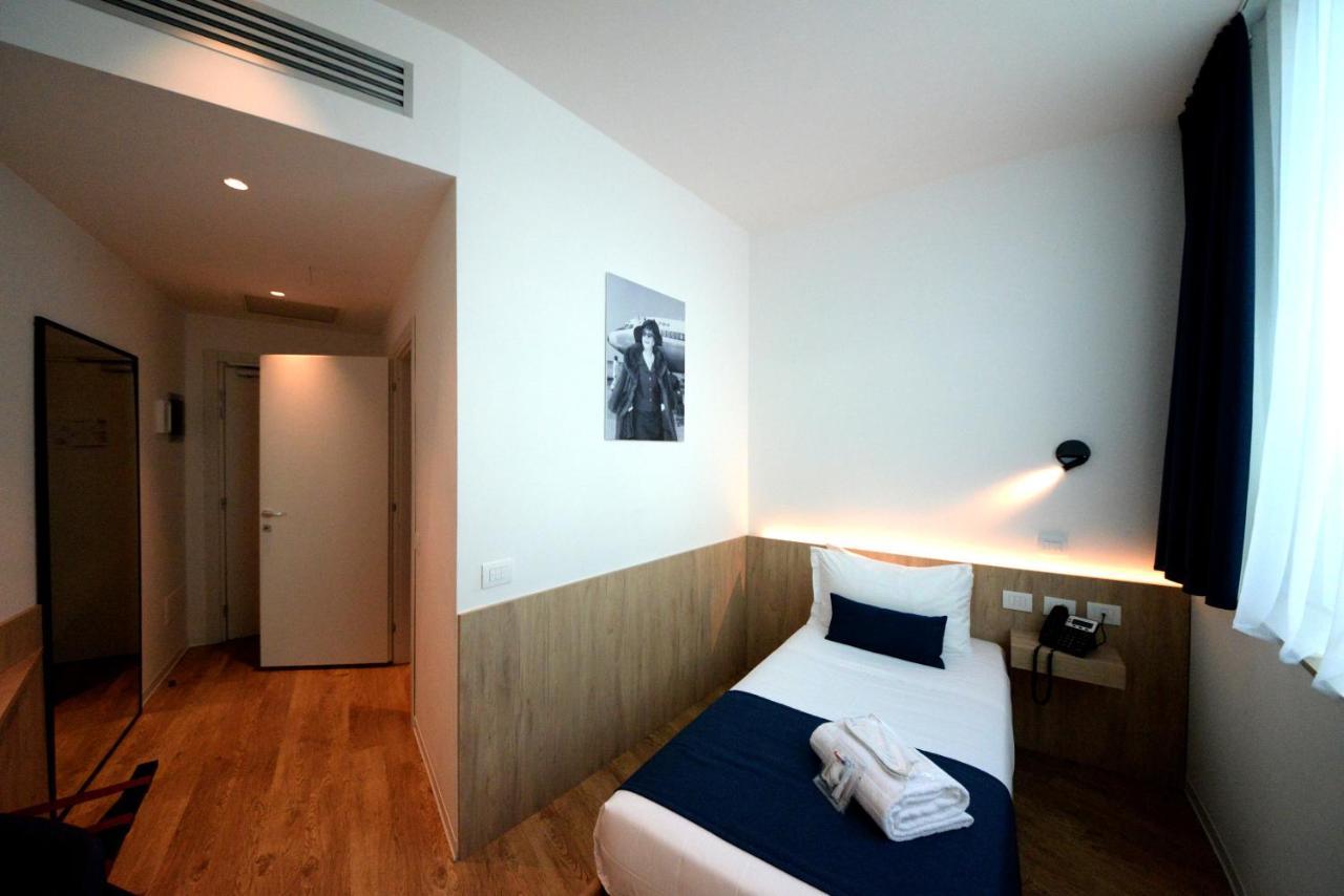 Single Room,631956375:JPEG