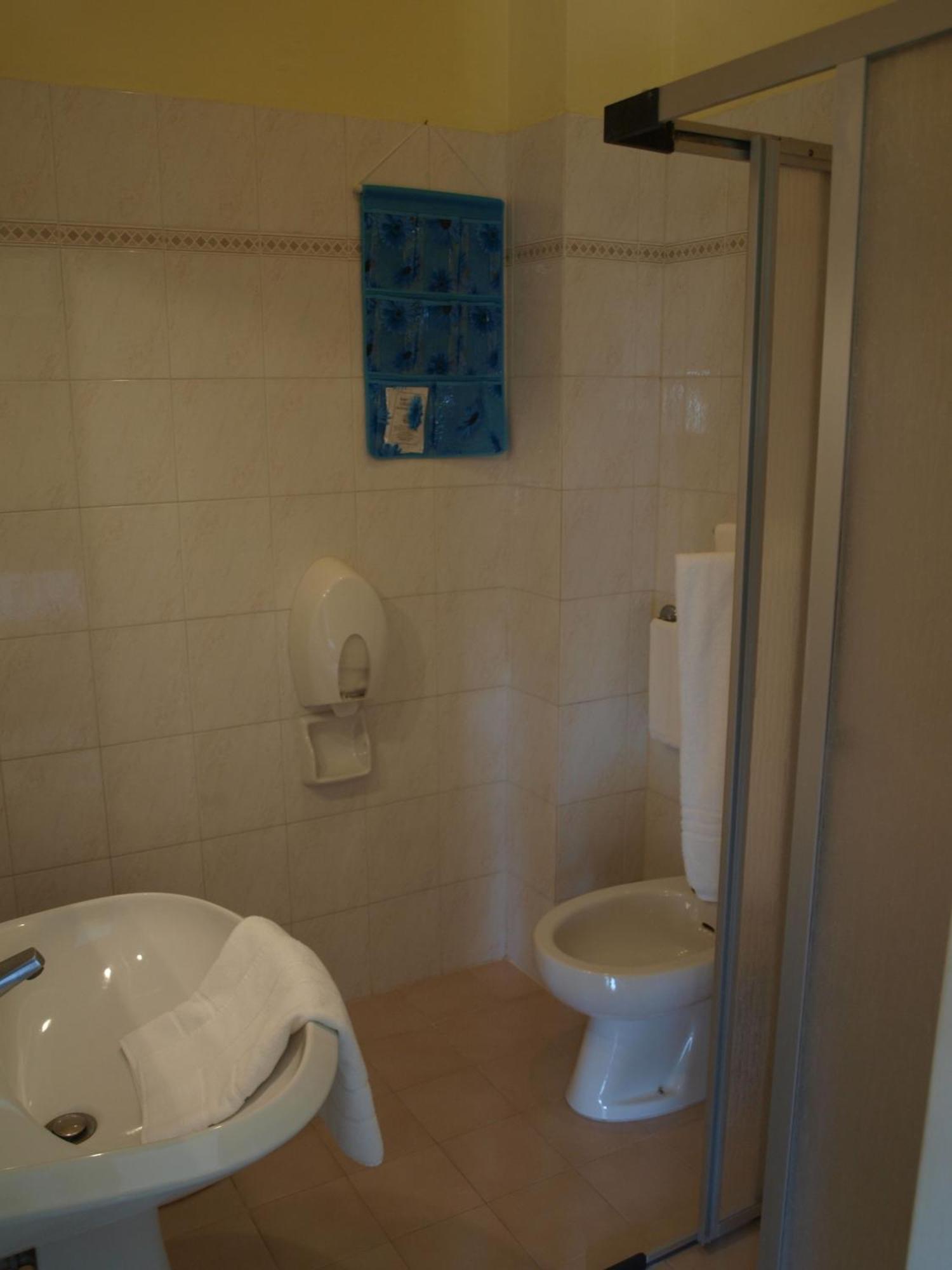 Standard Double or Twin Room,1088868742:JPEG