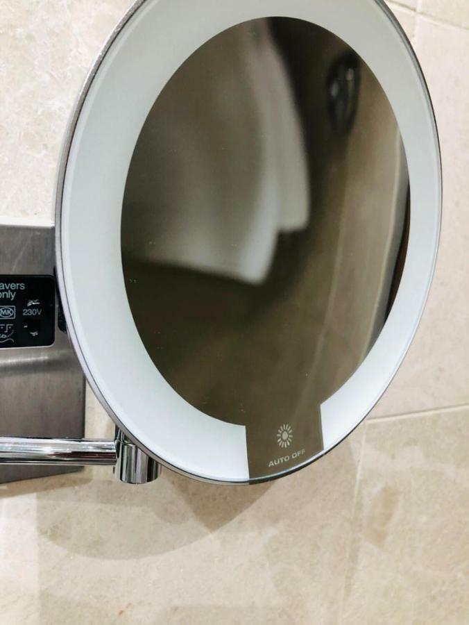 Chambre Double ou Lits Jumeaux - Accessible aux Personnes à Mobilité Réduite