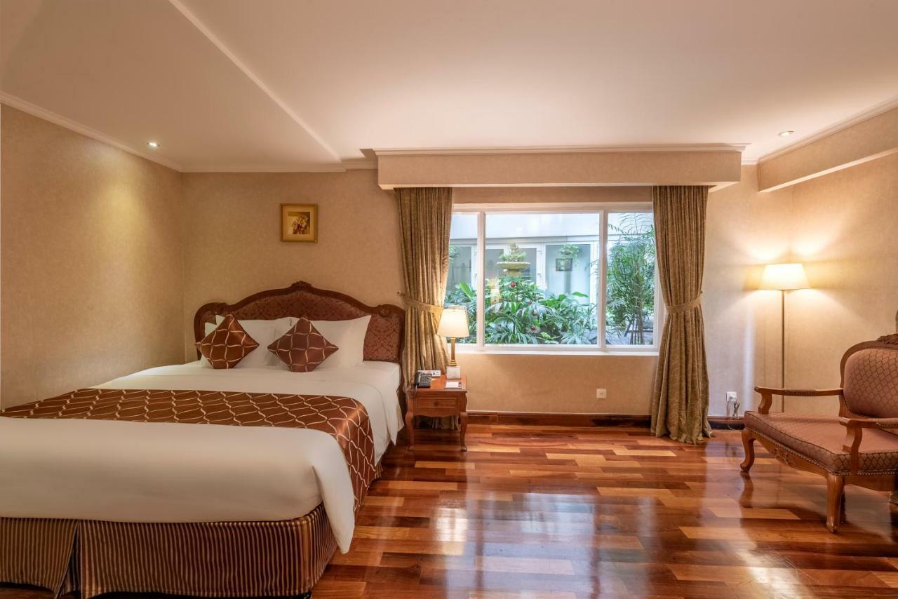 Premium Deluxe Zimmer mit Kingsize-Bett und Stadtblick