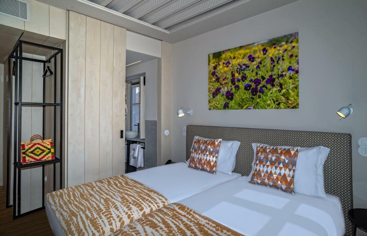 Deluxe Twin Room with Balcony,813875165:JPEG
