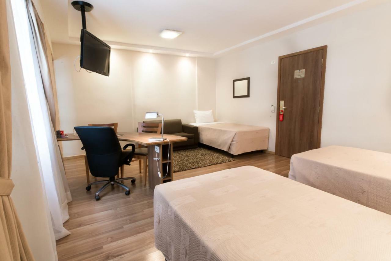 Quarto Triplo Standard