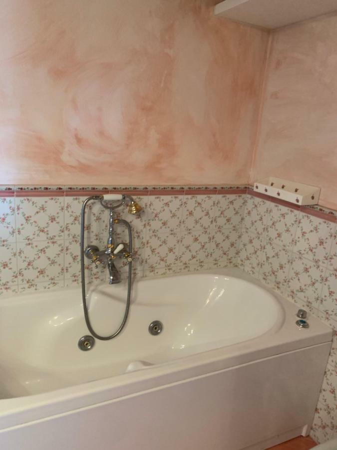 Deluxe Suite Spa Bath
