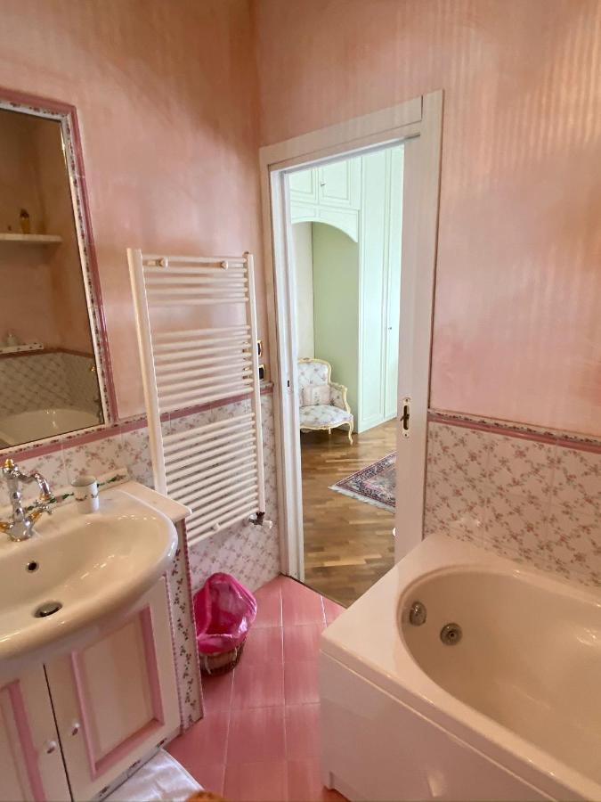 Deluxe Suite Spa Bath