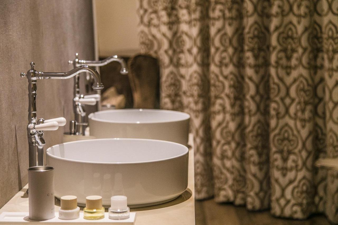 King Suite Spa Bath