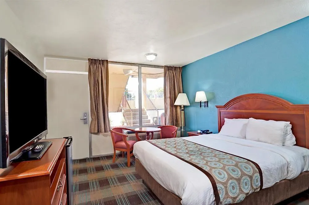 Super 8 By Wyndham Nashville Downtown-1