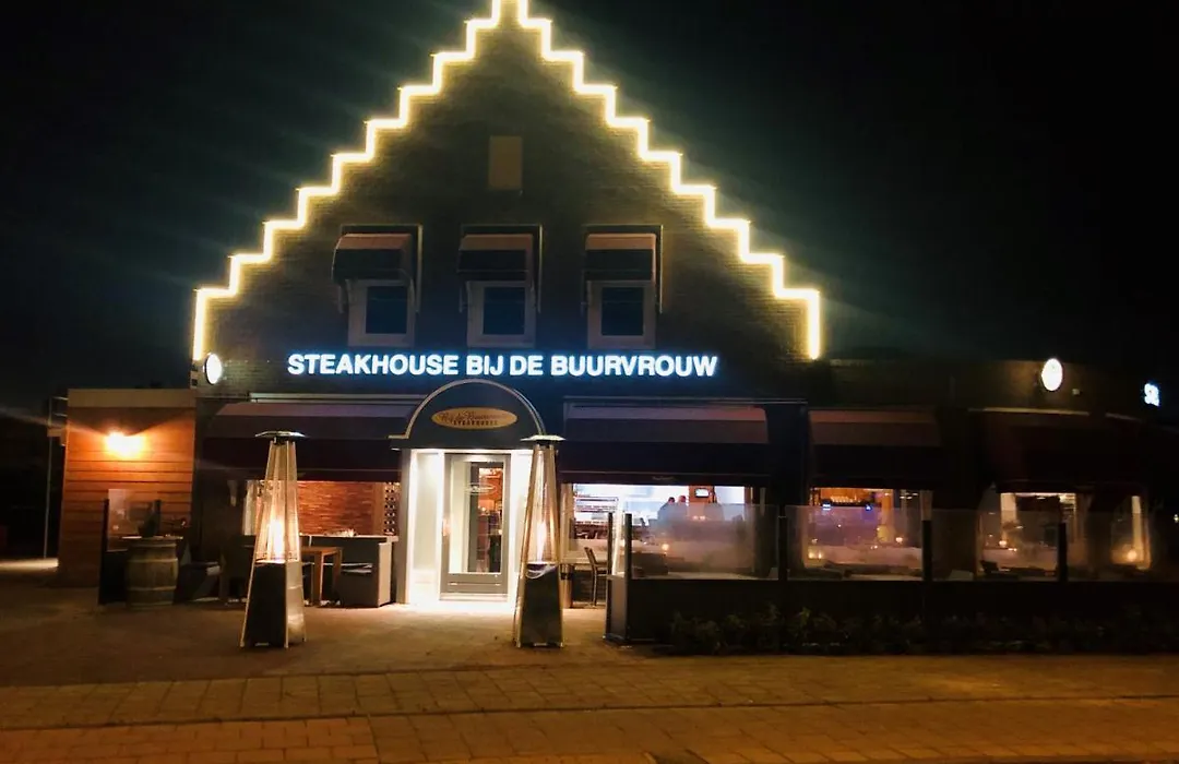 Slapen bij de Buurvrouw-1