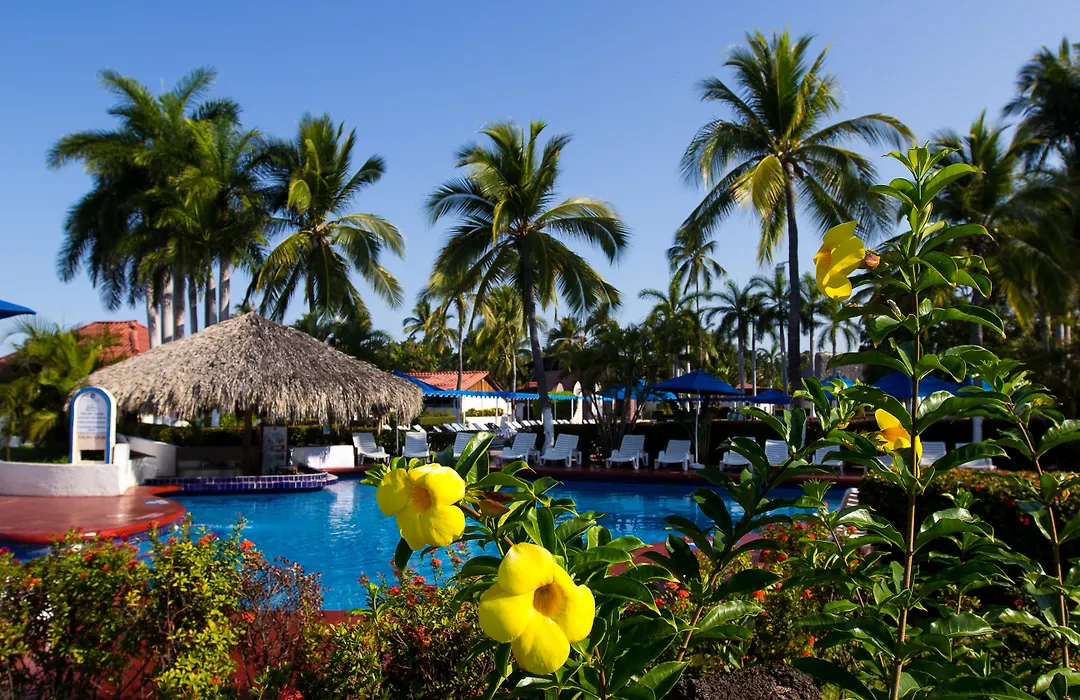 Qualton Club Ixtapa All Inclusive-1