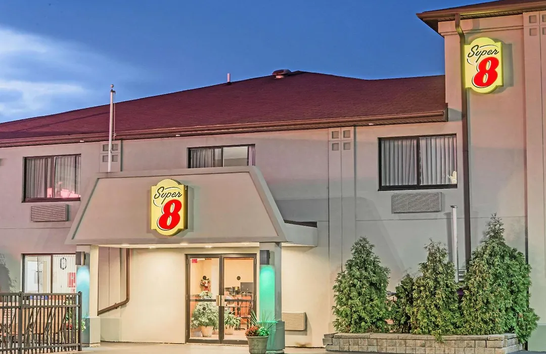 Super 8 By Wyndham Niagara Falls-1