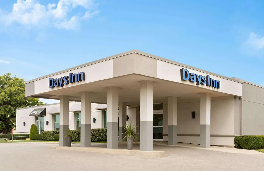 Days Inn By Wyndham London-1