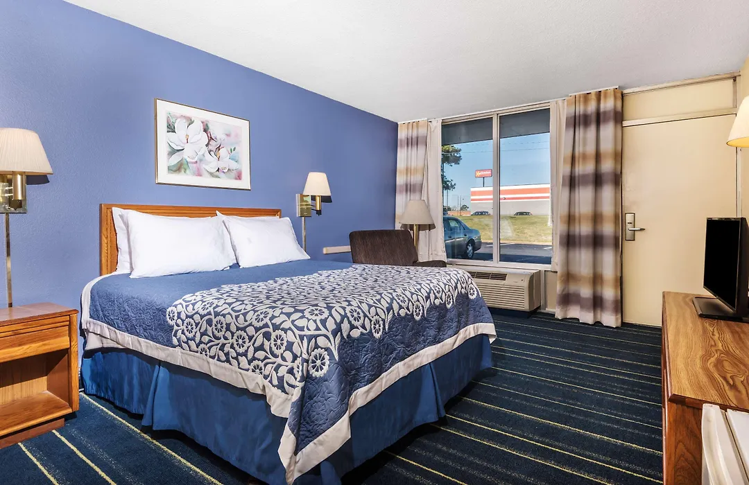 Days Inn By Wyndham South Hill-1