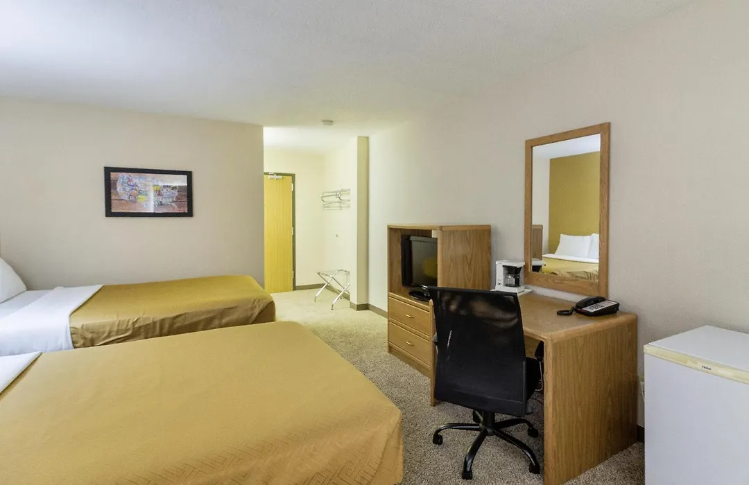 Econo Lodge - Valley City-1