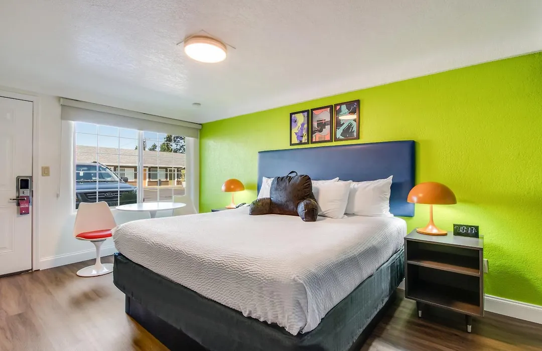 Signature Inn Eugene-1