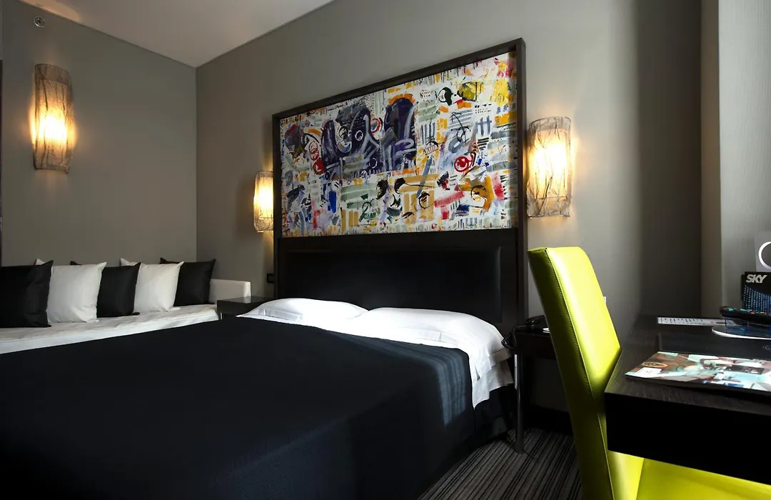 Twentyone Hotel-1