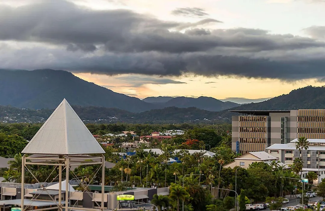 Rydges Esplanade Resort Cairns-1