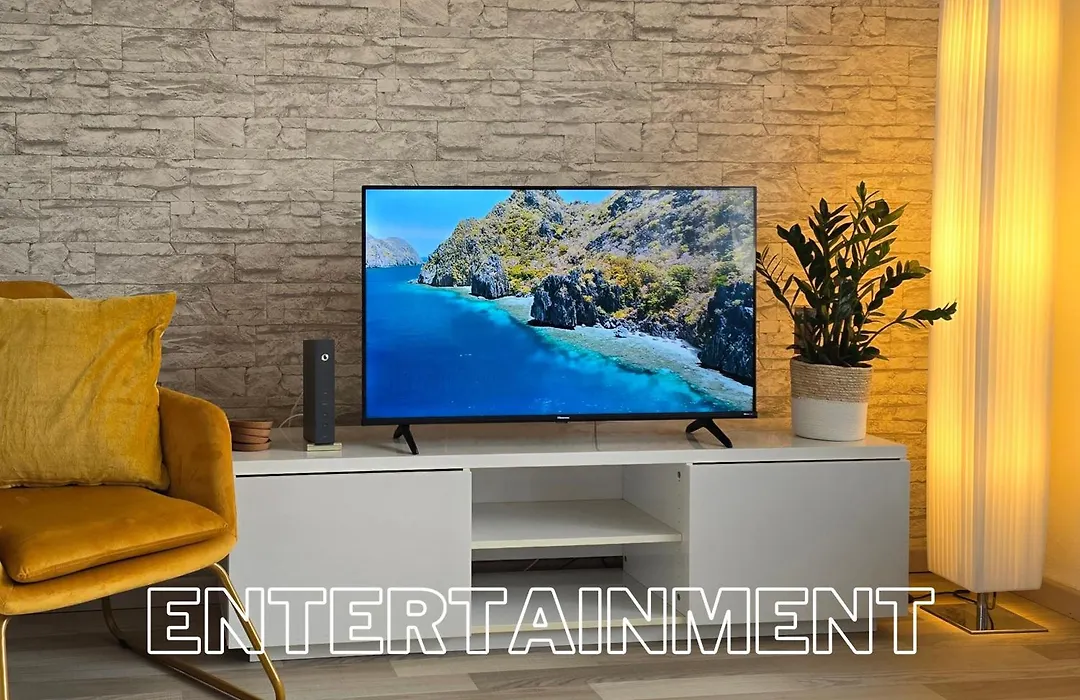 STAYaWHILE Apartment COMFORT nähe Herzzentrum, Bali Therme, Kurpark GOP, free Parking, Netflix, Boxspringbett, neues Duschbad-1