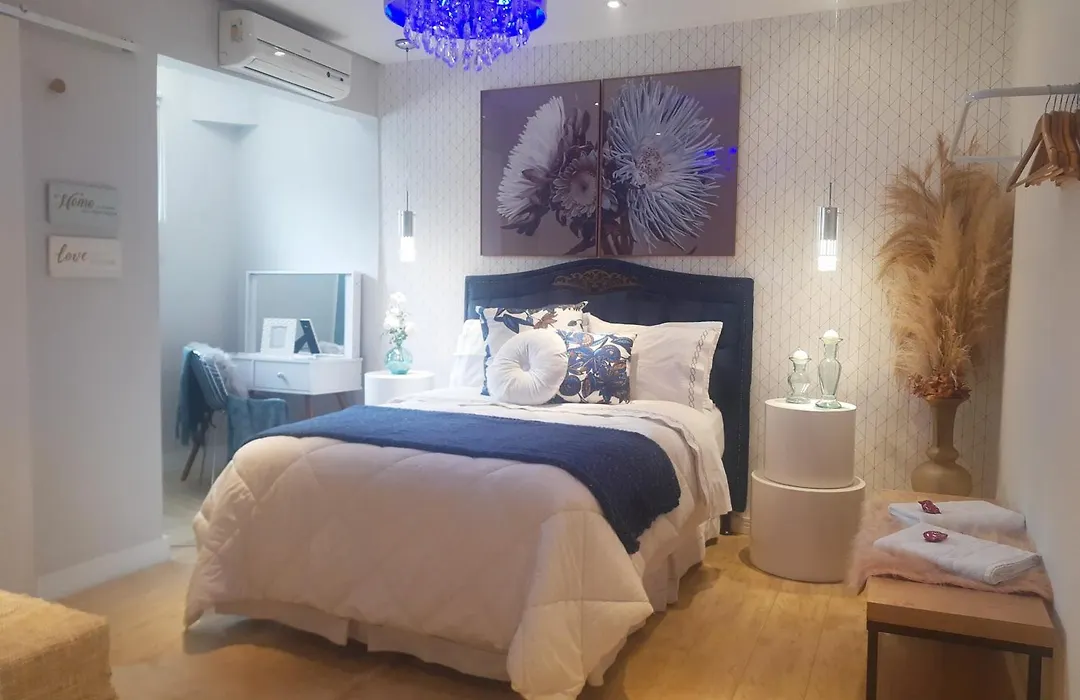 Live House Boutique-1