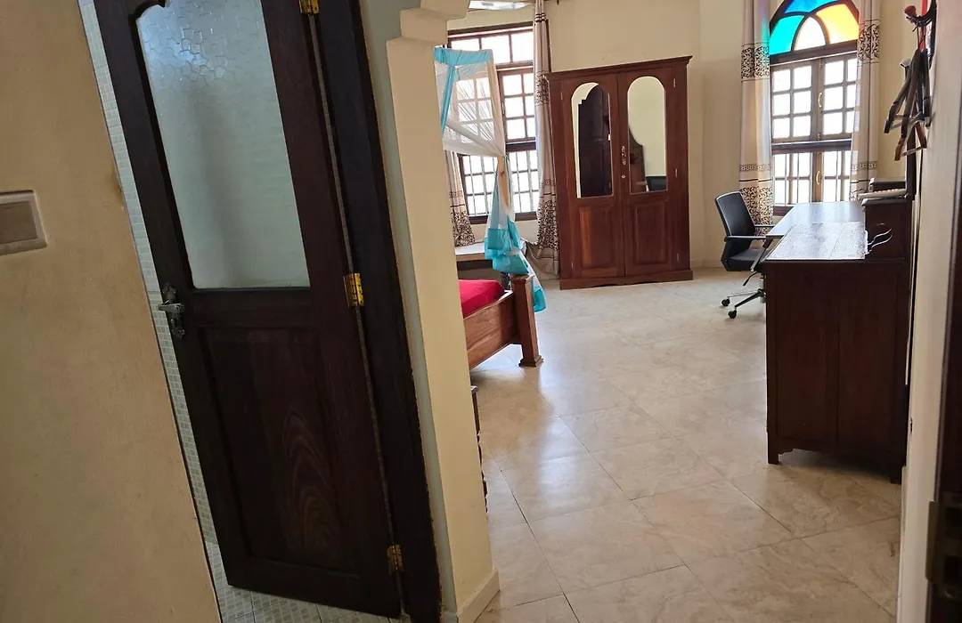 Dhow Palace Hotel-1