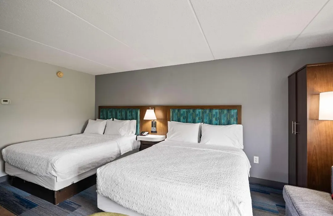 Hampton Inn Ridgefield Park-1
