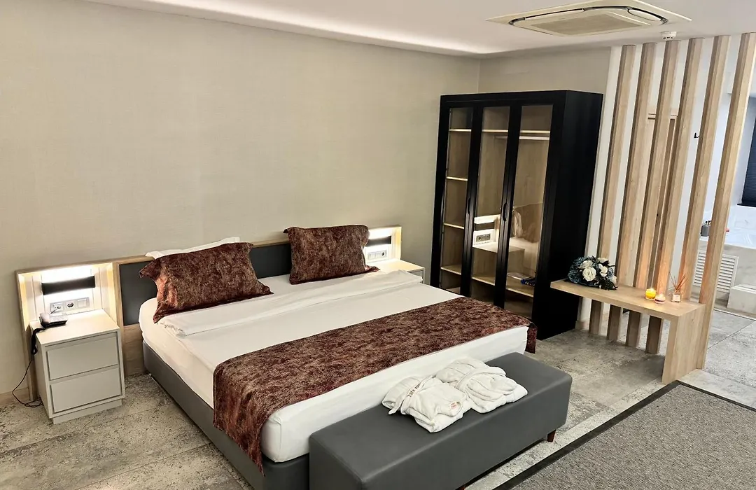Life Point Hotel-1
