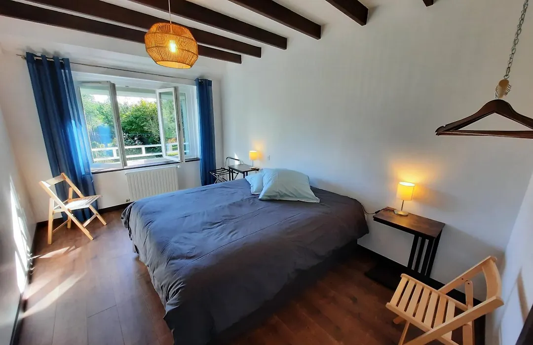 Le Petit Moulin Rouge, B&B, SDB en-suite, parking privé gratuit-1