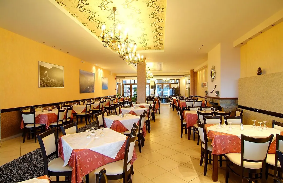 Hotel Lefas-1