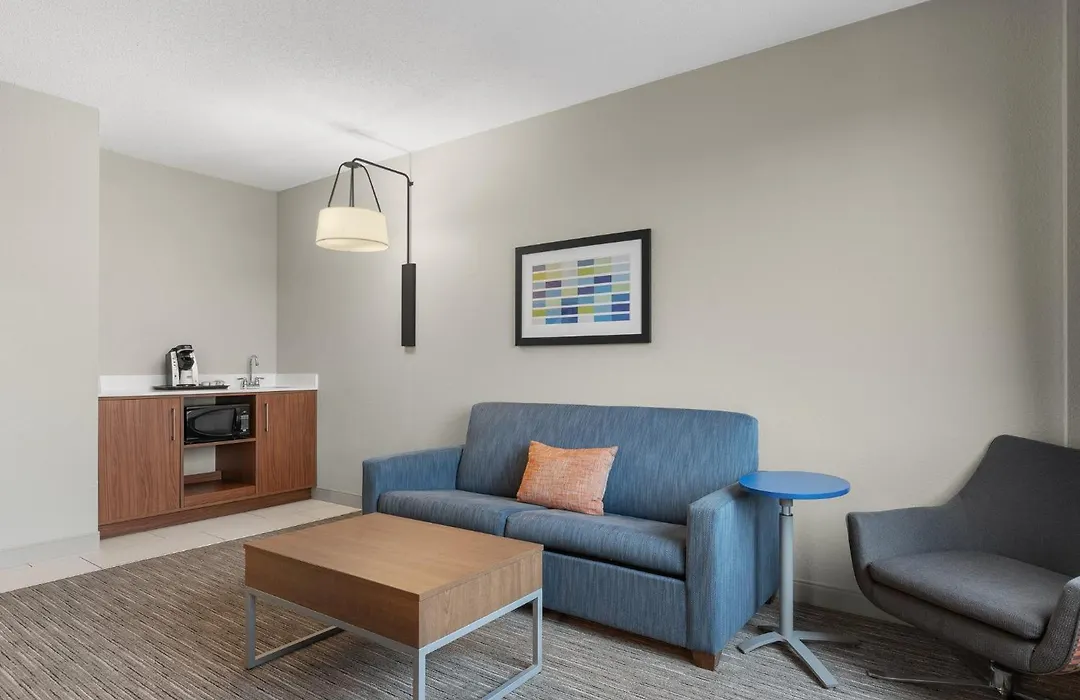 Holiday Inn Express Hotel & Suites Coralville By Ihg-1
