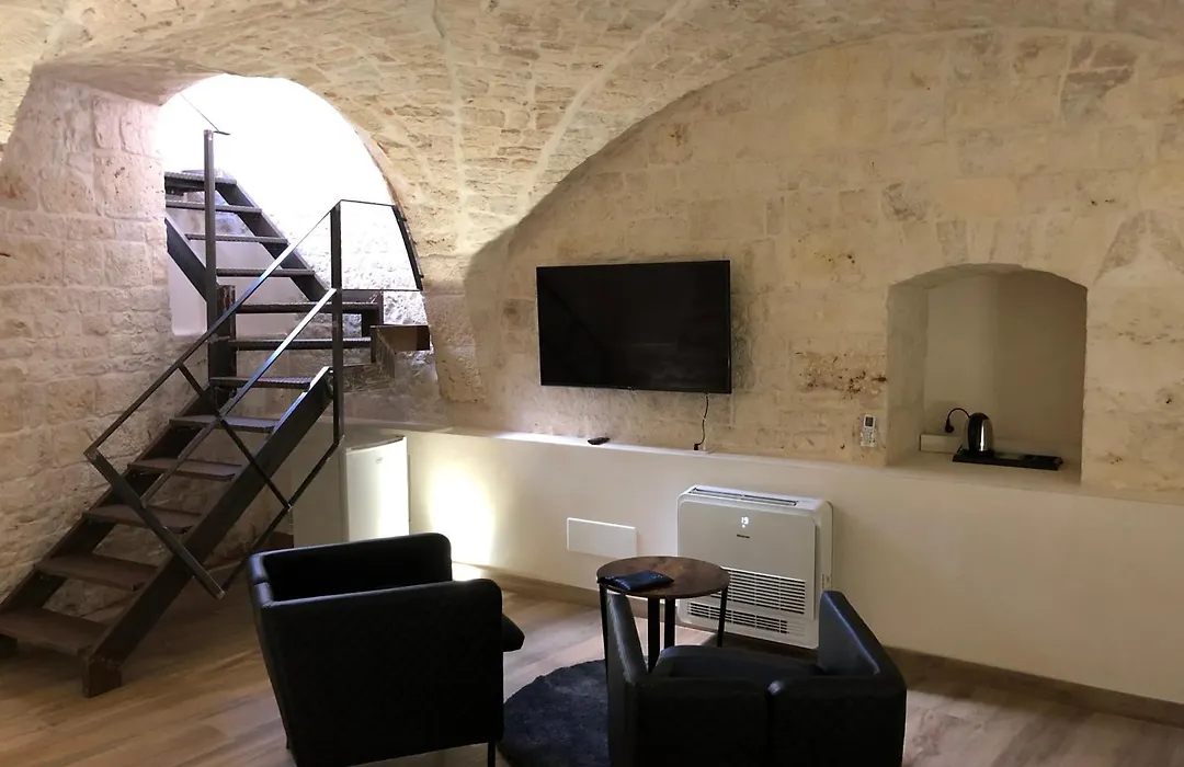 B&B Aurelia-1