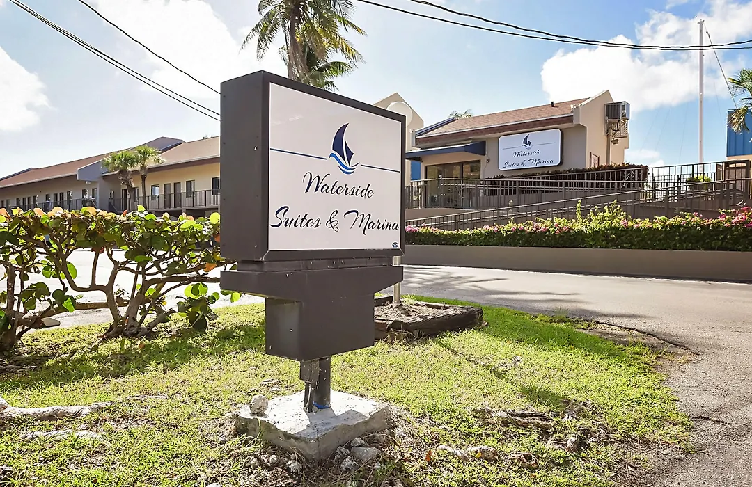 Waterside Suites And Marina-1