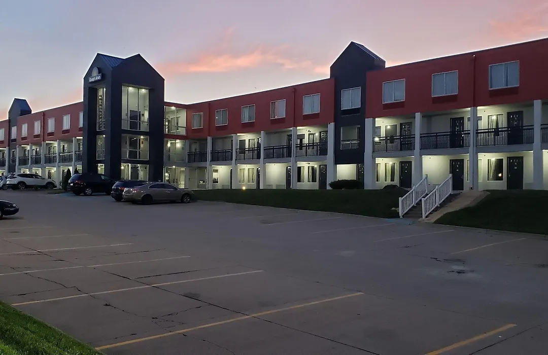 Days Inn By Wyndham West Des Moines - Clive-1
