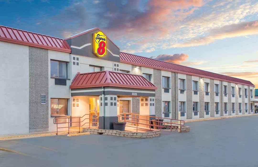 Super 8 By Wyndham Marshalltown-1